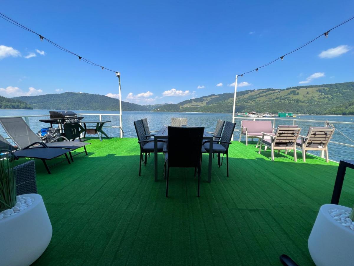 Casa Pe Lac Биказ Екстериор снимка