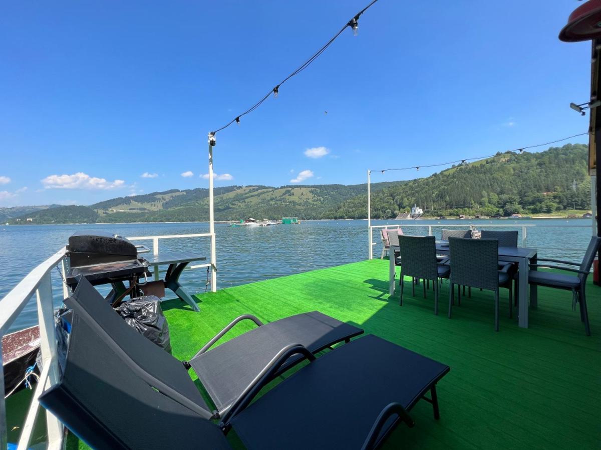 Casa Pe Lac Биказ Екстериор снимка