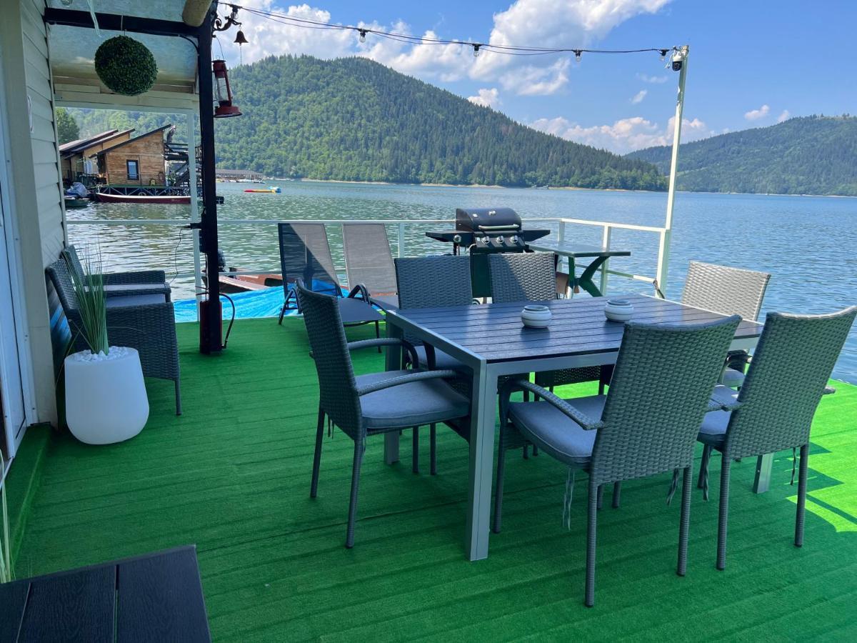 Casa Pe Lac Биказ Екстериор снимка