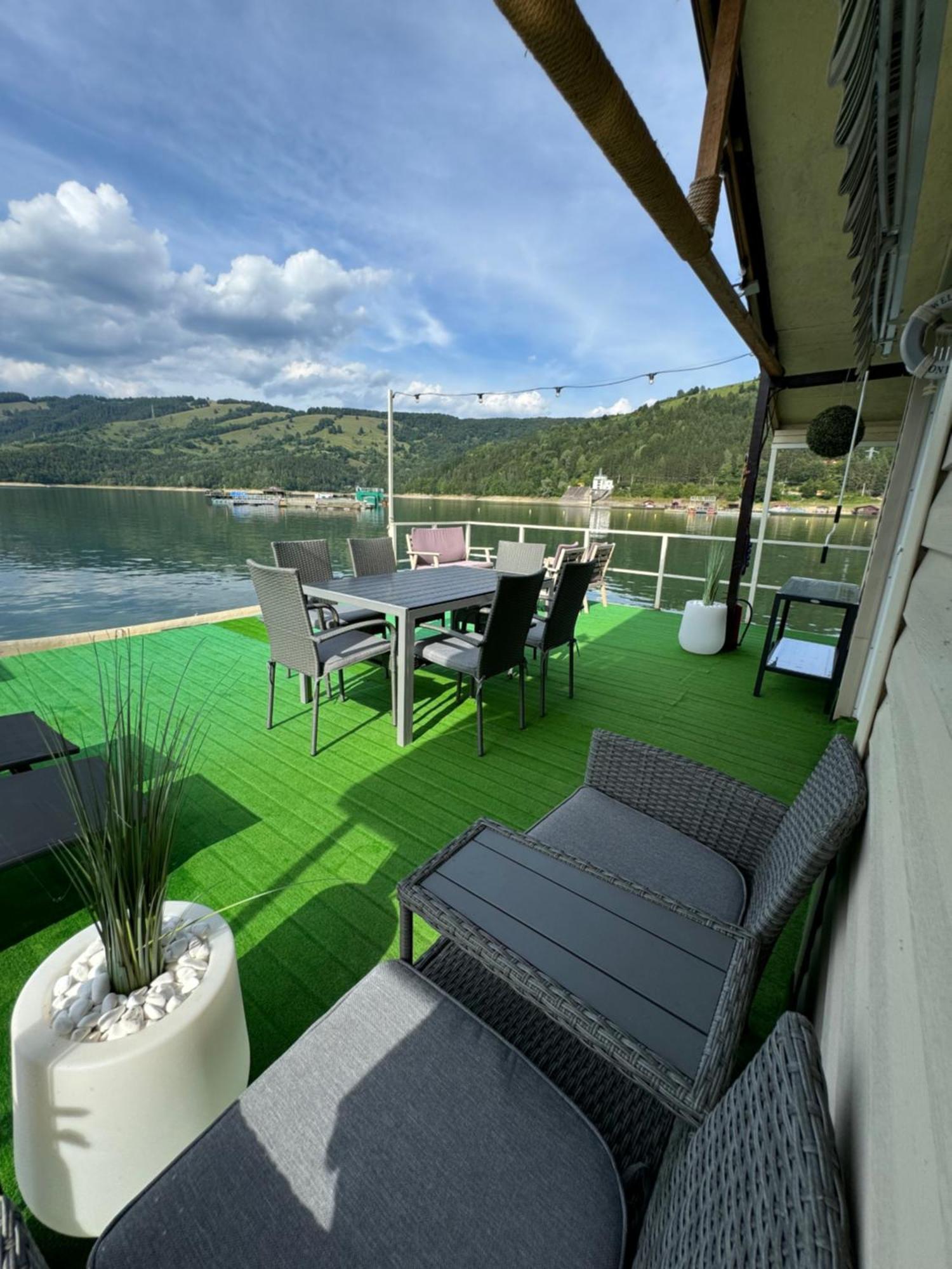 Casa Pe Lac Биказ Екстериор снимка